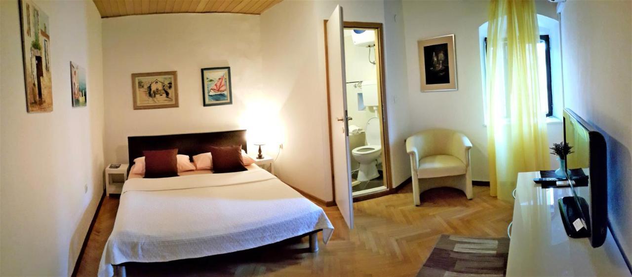 Bruno Split Centre Apartment And Room Eksteriør bilde
